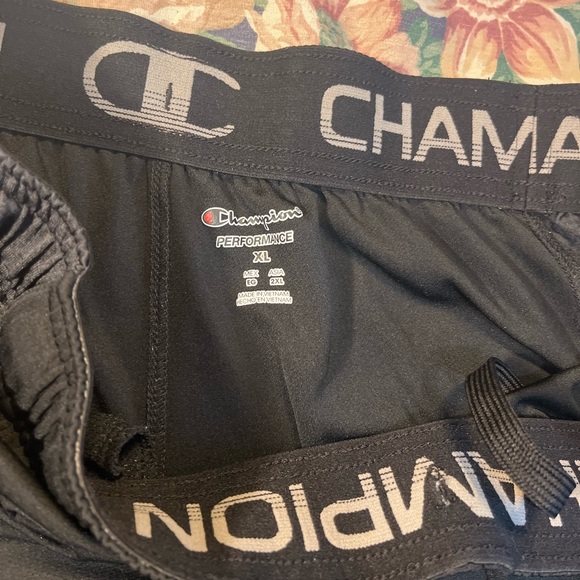 CHAMPION PERFORMANCE SHORTS - Picture 3 of 3